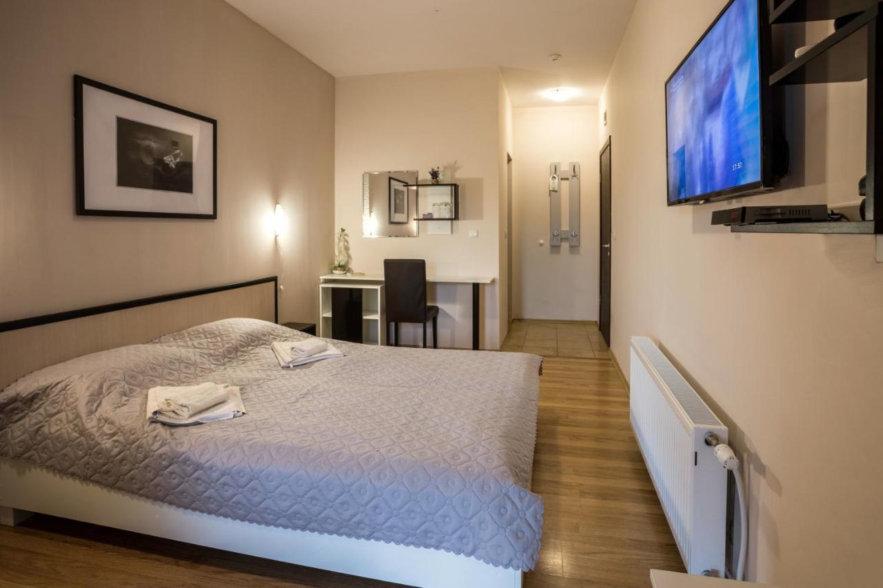 Hanovete Hotel Pliska Exteriör bild