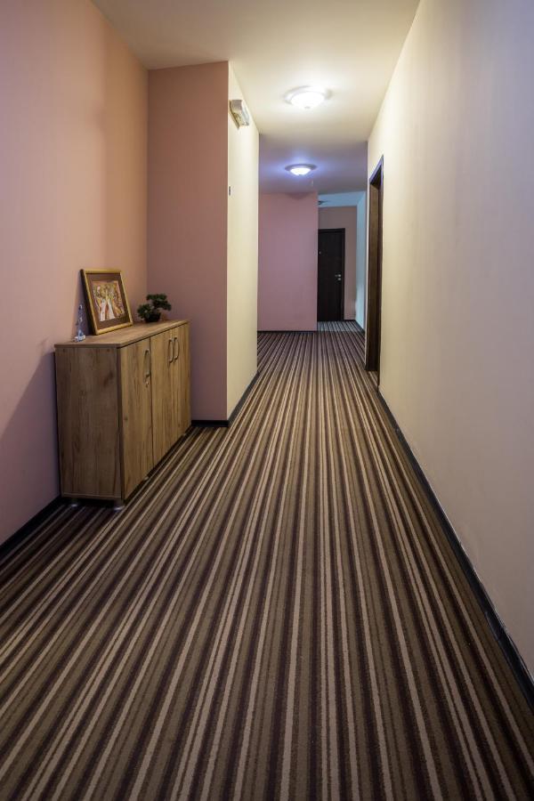 Hanovete Hotel Pliska Exteriör bild